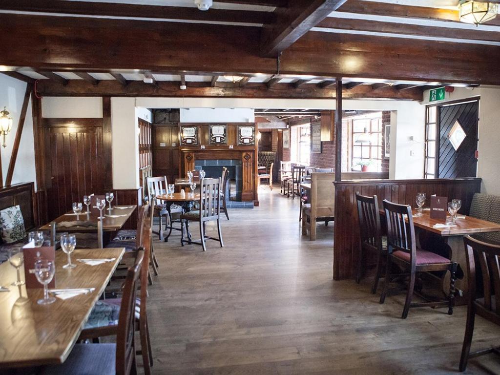 The Crewe Arms Hotel Exterior foto